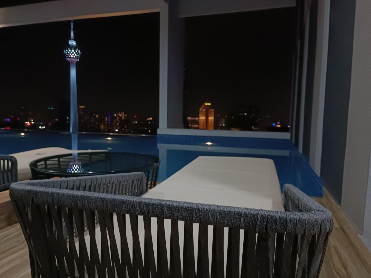 Lx 39A Balcony Klcc View 1 Bedroom Infinity Pool Kuala Lumpur Exterior photo